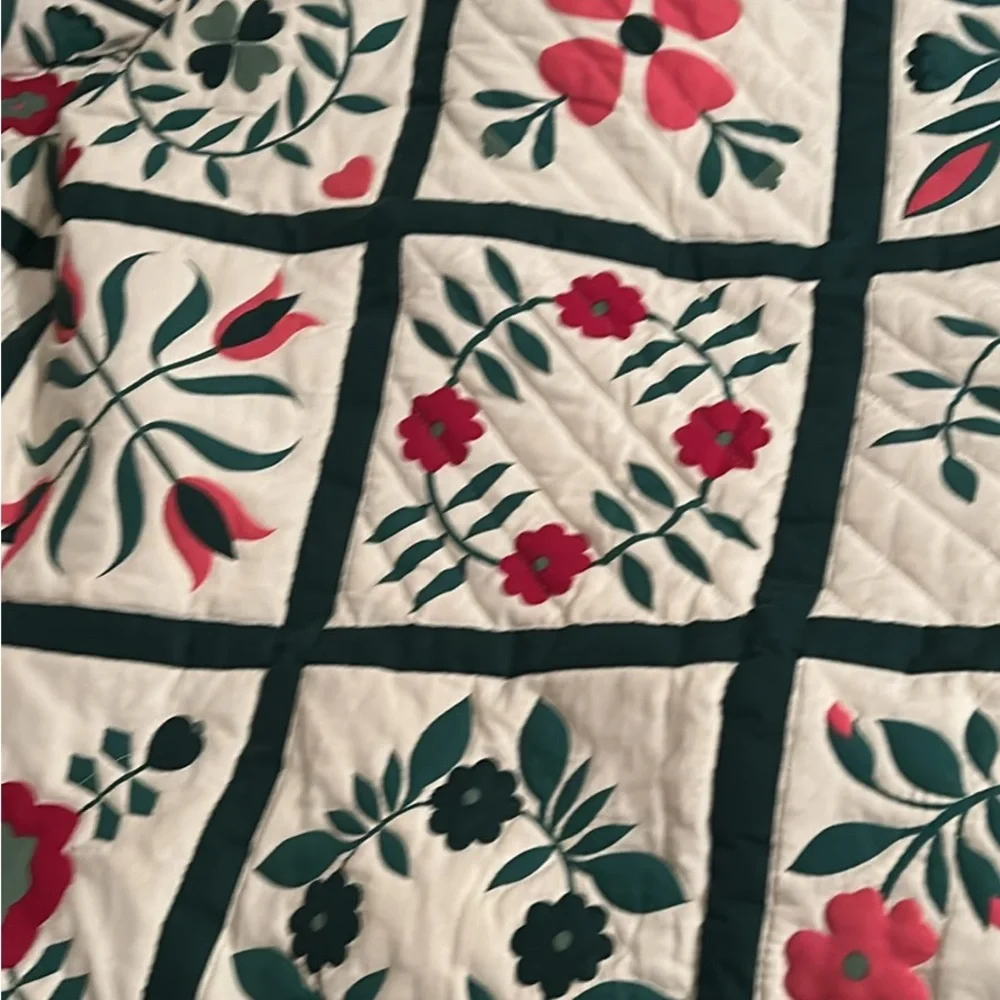 New homemade print pattern hand stitched queen quilt 104”x82” - Picture 3 of 4